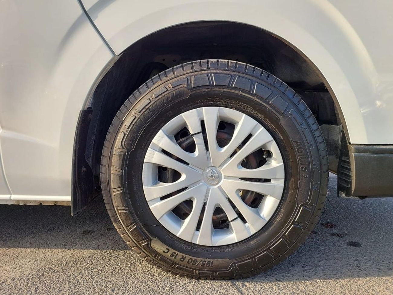 تويوتا هاياس TOYOTA HIACE COMMUTER VAN RHD 2019 MODEL 3.0 L DIESEL AUTOMATIC(PM39520)