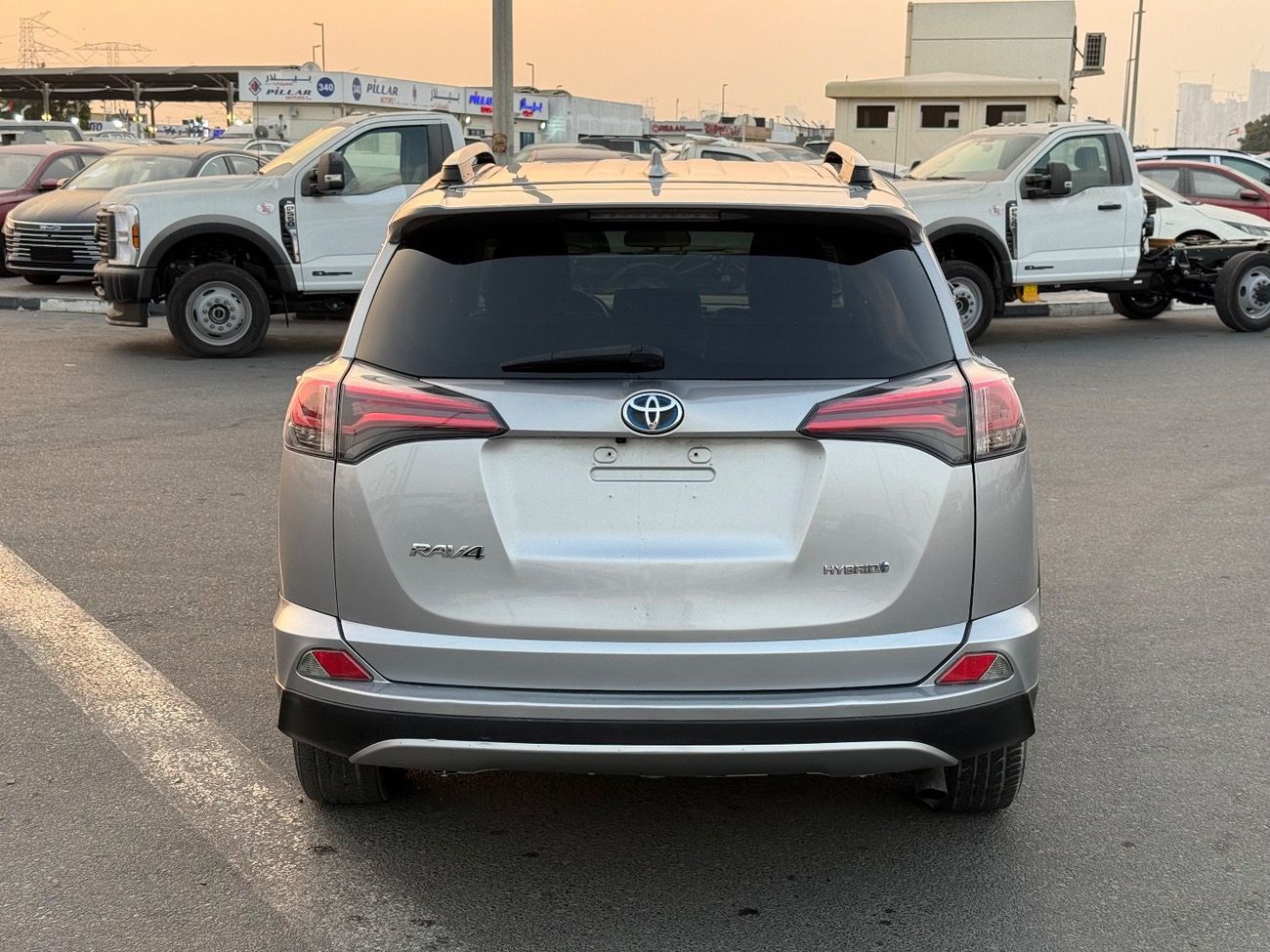 تويوتا راف ٤ LE 2.5L (219 HP)