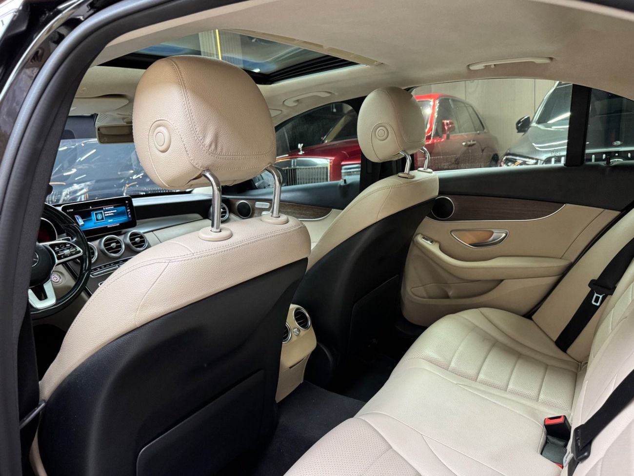 مرسيدس بنز C 300 Std 2.0L (241 HP)