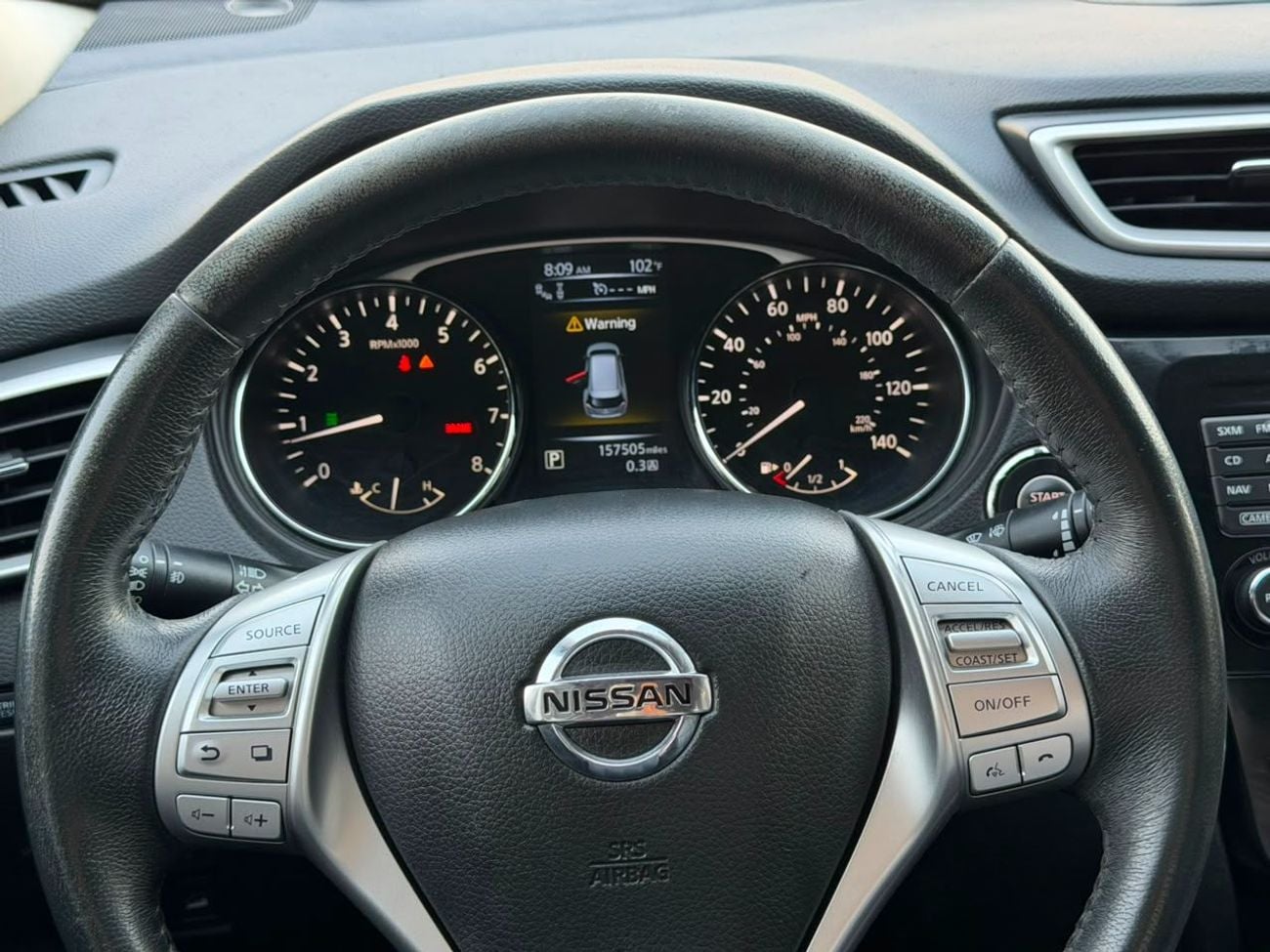 نيسان روج SV (NON GCC) SL / V4 2.5L / PANORAMIC SUNROOF /360 CAMERA / BIG SCREEN / 4X4 / RIMS / IN PERFECT CON