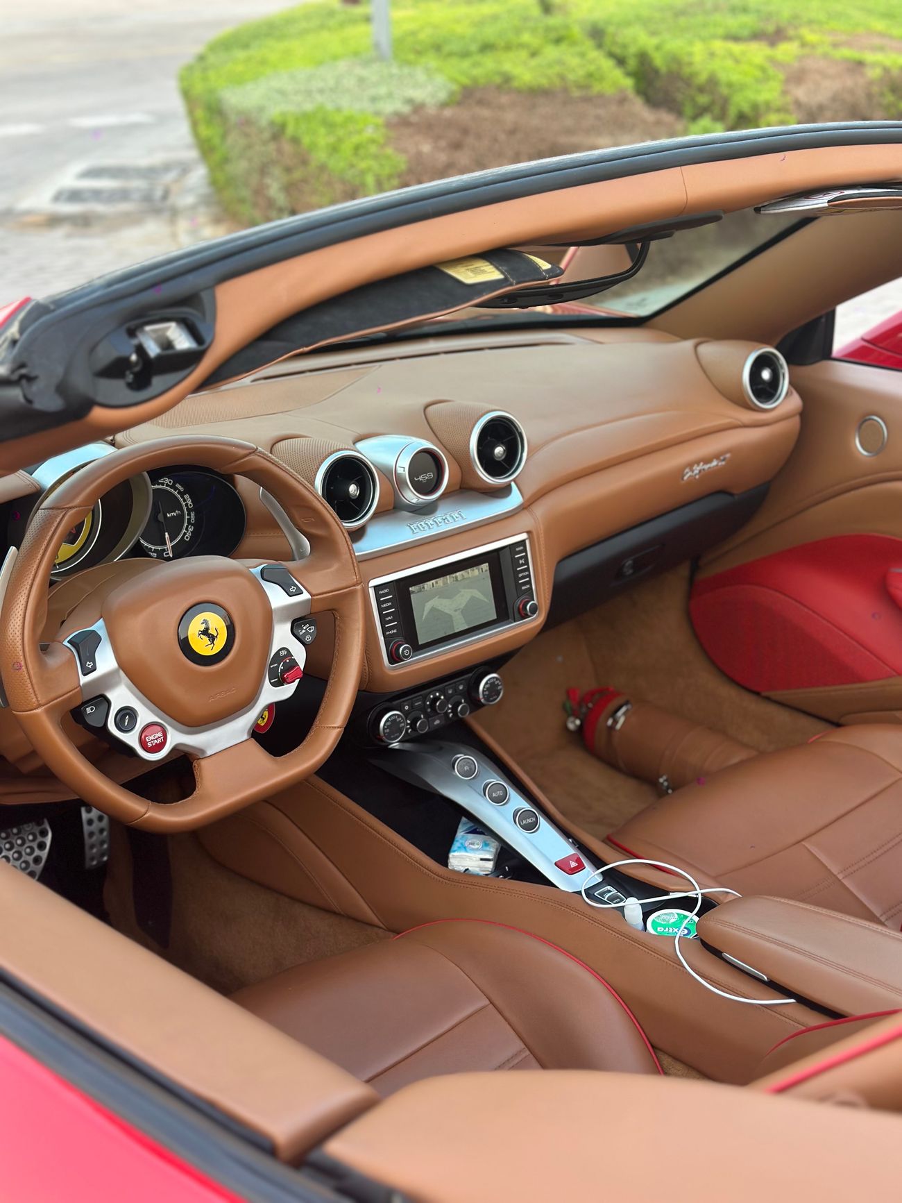 Ferrari California T show room level -zero Accedent- under warranty-