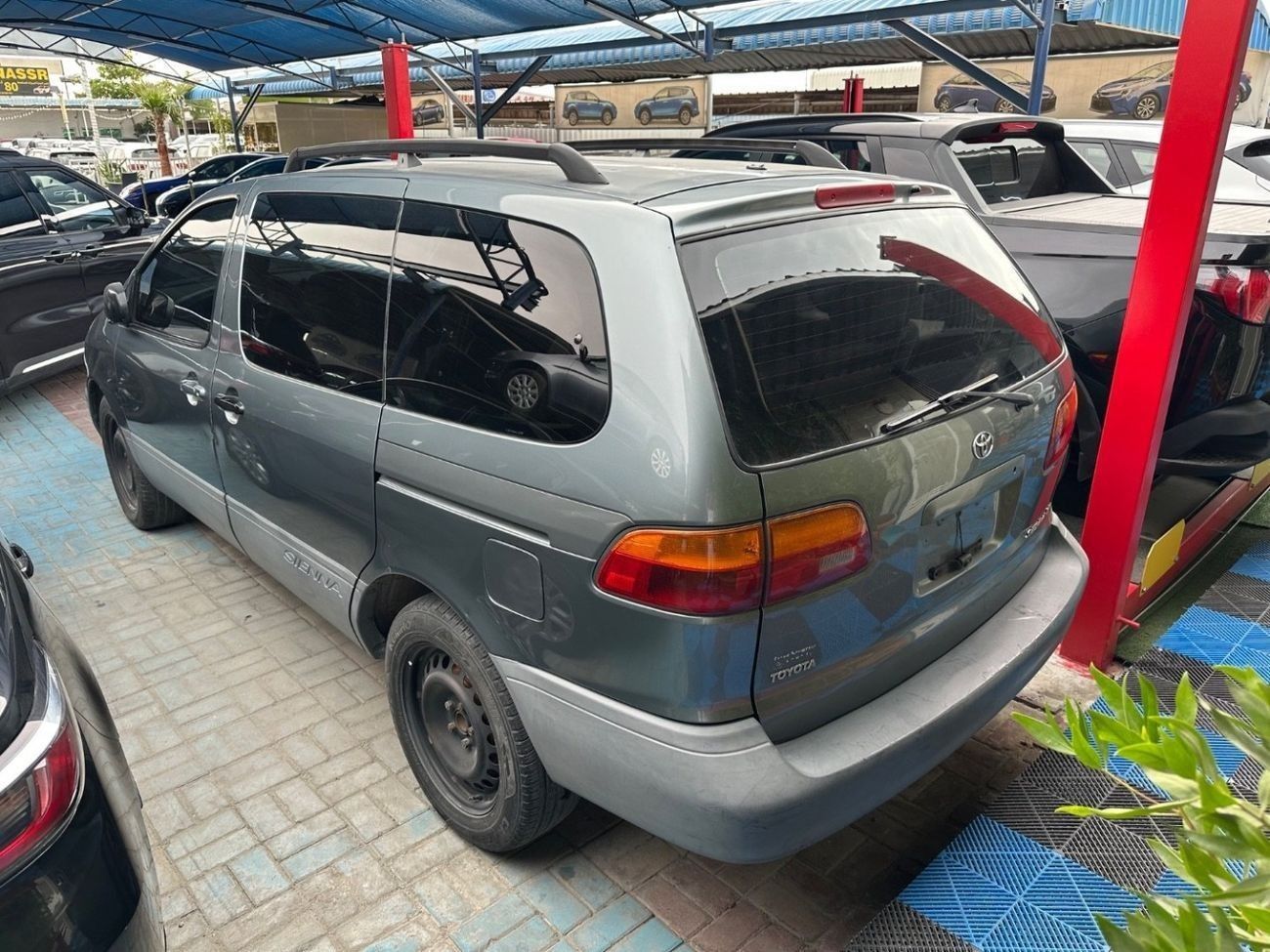 Toyota Sienna 1999 3.0L 7seat
