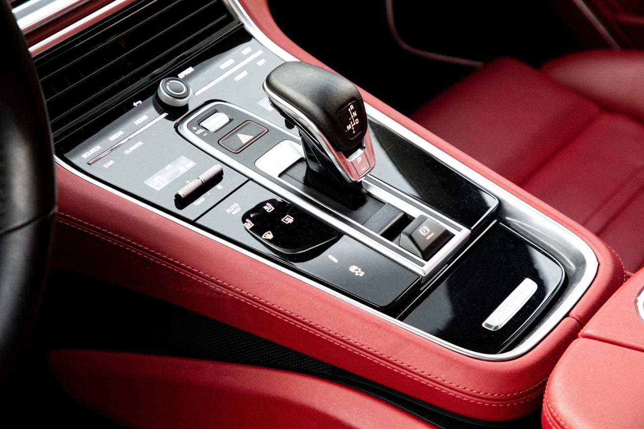 Porsche Panamera Platinum | 6,267 P.M | 0% Downpayment | Full Porsche History!