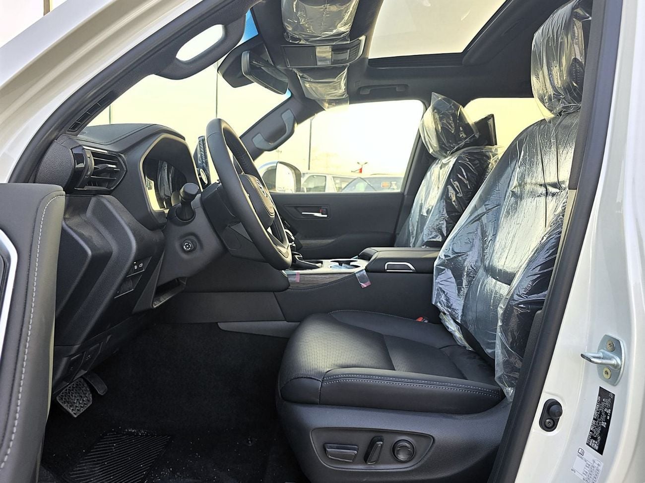 Toyota Land Cruiser VX Toyota land cruiser Vx 3.5l turbo 4*4 A/T  white /black Color 2026