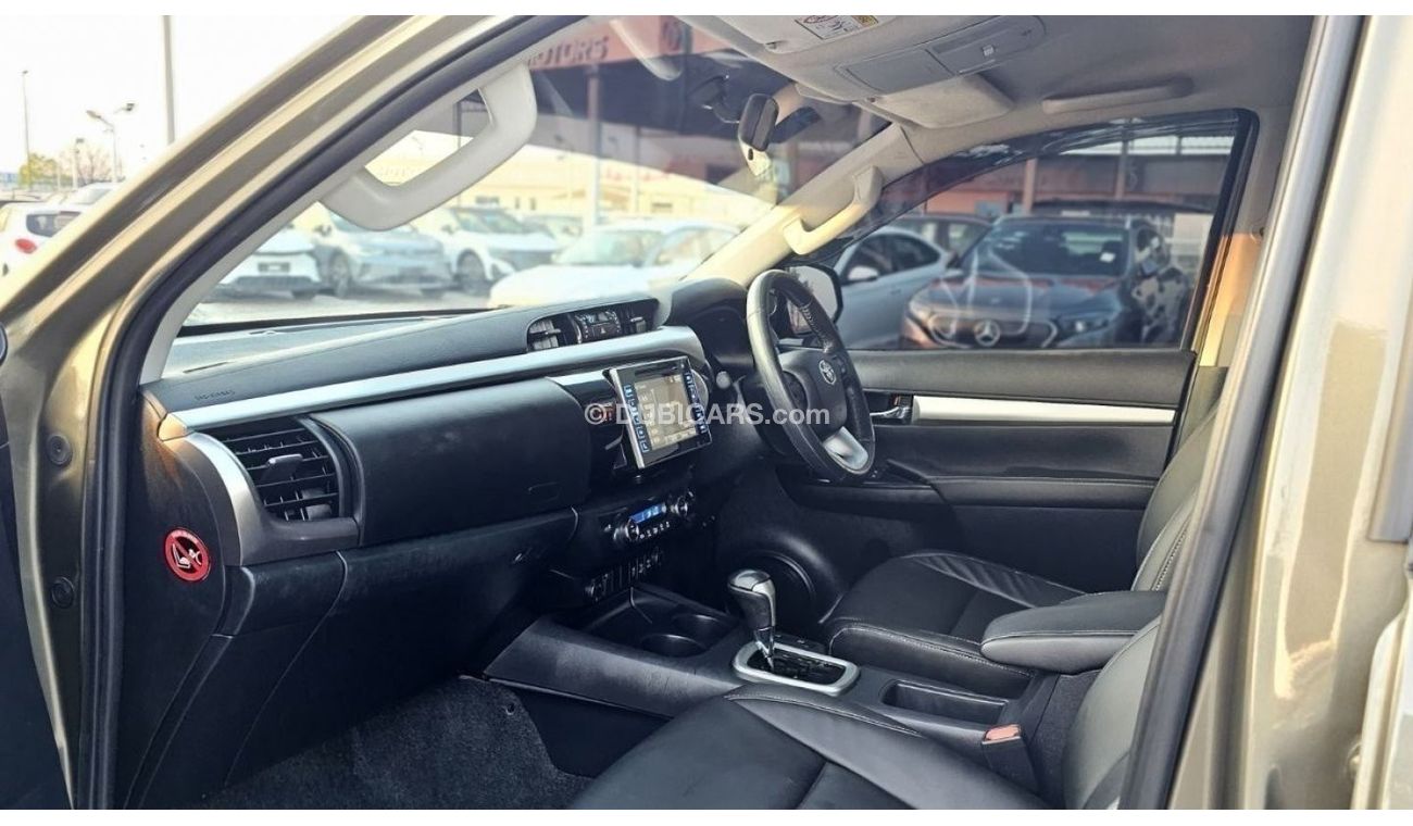 Toyota Hilux MODIFIED TO ROCO | ROLL BAR | RIGHT-HAND-DRIVE | CRUISE CONTROL | BOOT COVER