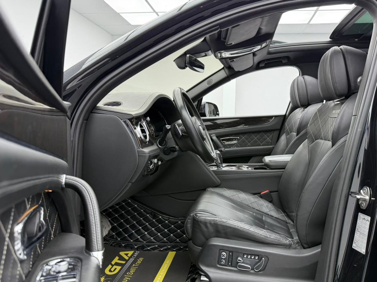 بنتلي بينتايجا 2017 Bentley Bentayga Mansory KIT ,Service History ,Excellent Condition ,Euro Spec