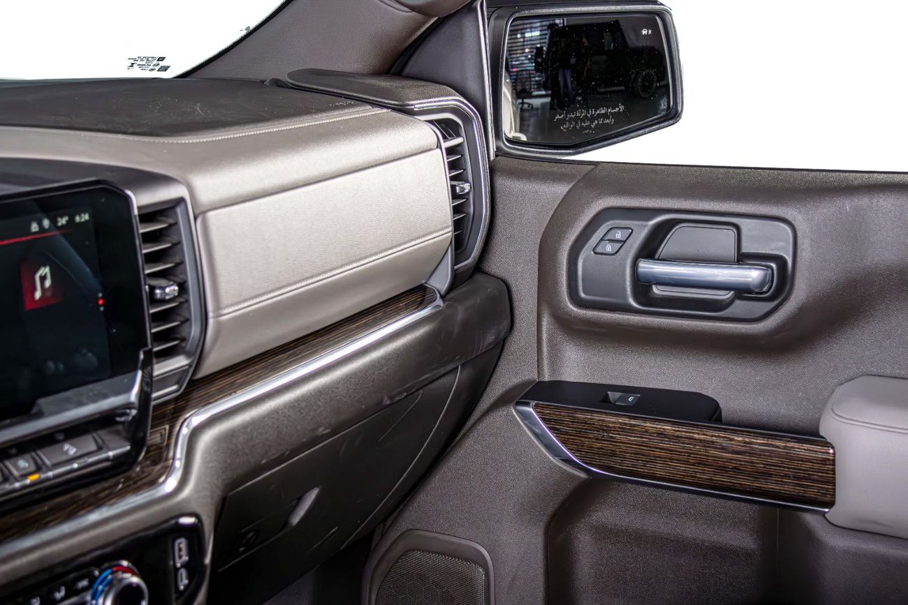 GMC Sierra 5.3L V8 AT4 Regular Cab (AWD) SLE - Very Well Maintained - Under Dealer Warranty - GCC Specification