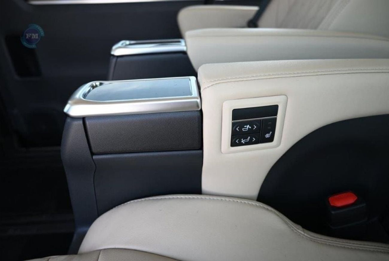 Toyota Granvia V PREMIUM 3.5L Petrol 6-Seater Automatic