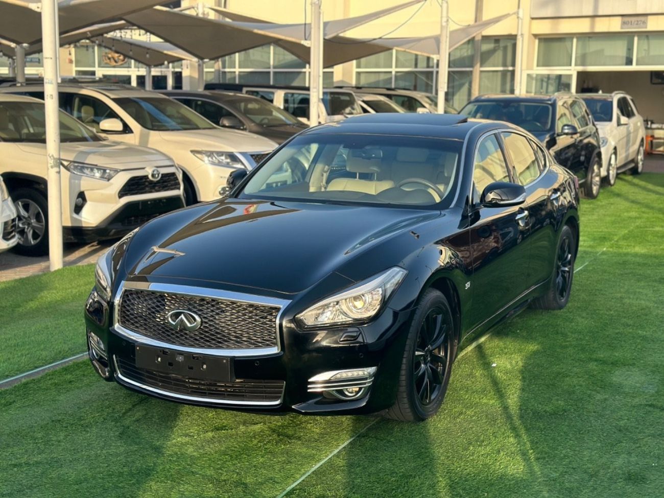 Infiniti Q70 Sports MODEL 2016 GCC CAR PERFECT CONDITION INSIDE AND OUTSIDE FULL OPTION SUN ROOF LEATHER SEATS