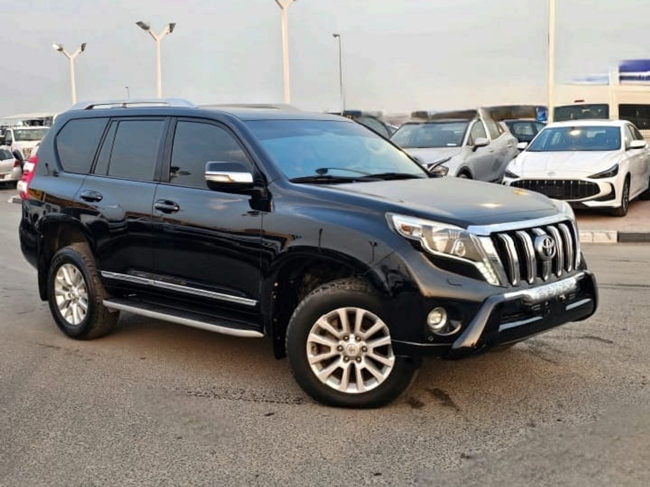 Toyota Prado VXR 4.0L 4WD LHD-GCC SPECS-Automatic-petrol-6 Cylinders-7 Seats-5 Doors