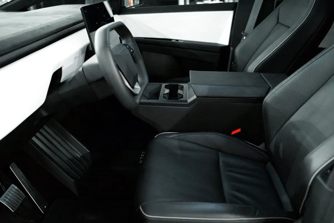 Tesla Cybertruck invincible edition - Brand New!