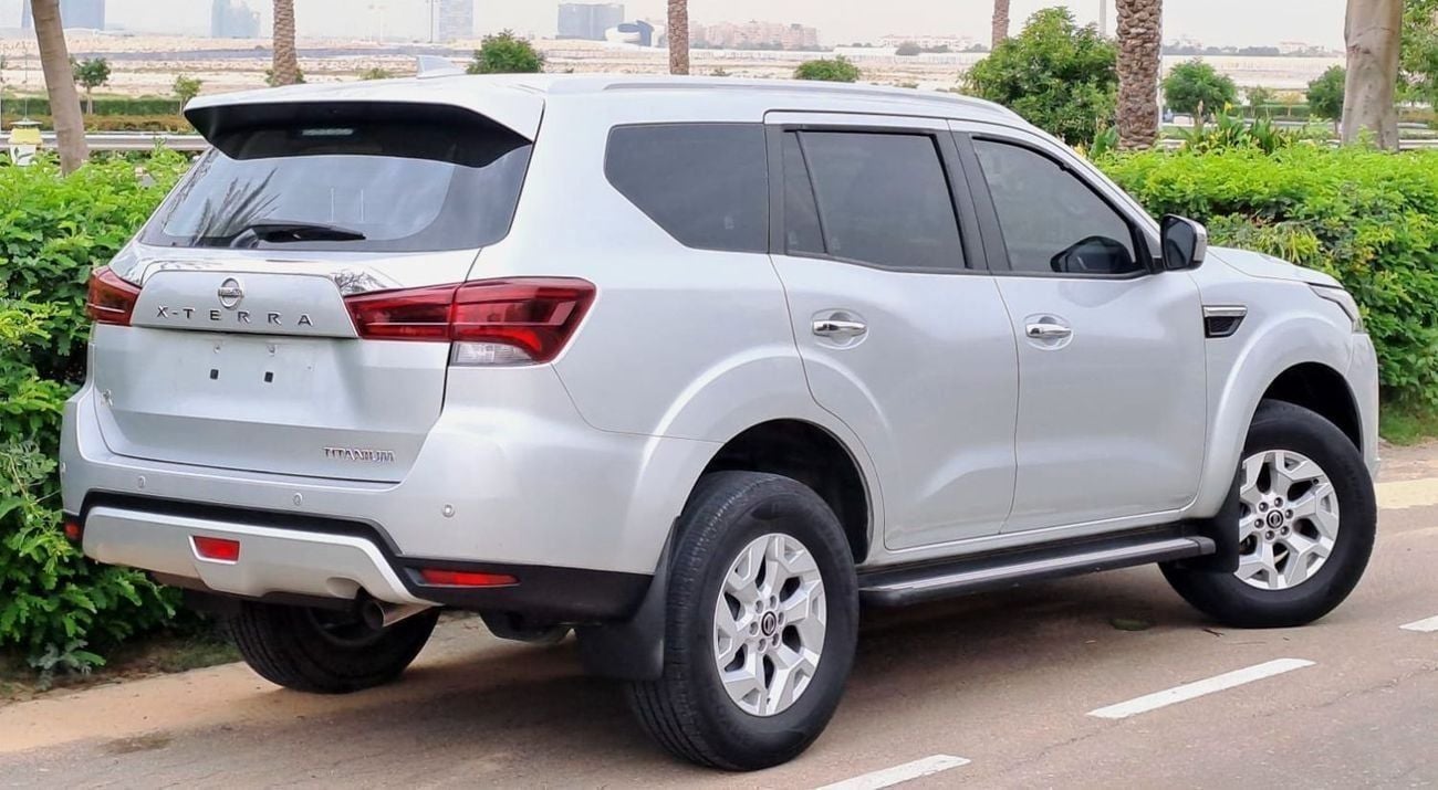نيسان إكستيرا Titanium 2.5L RWD