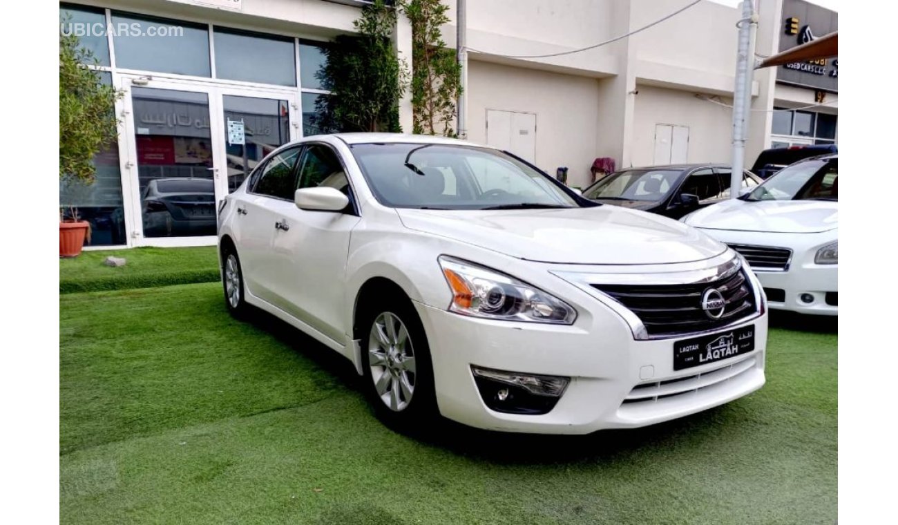 Nissan Altima 2014 model imported, fingerprint, screen, wheels, sensors, camera, in excellent condition, you do no