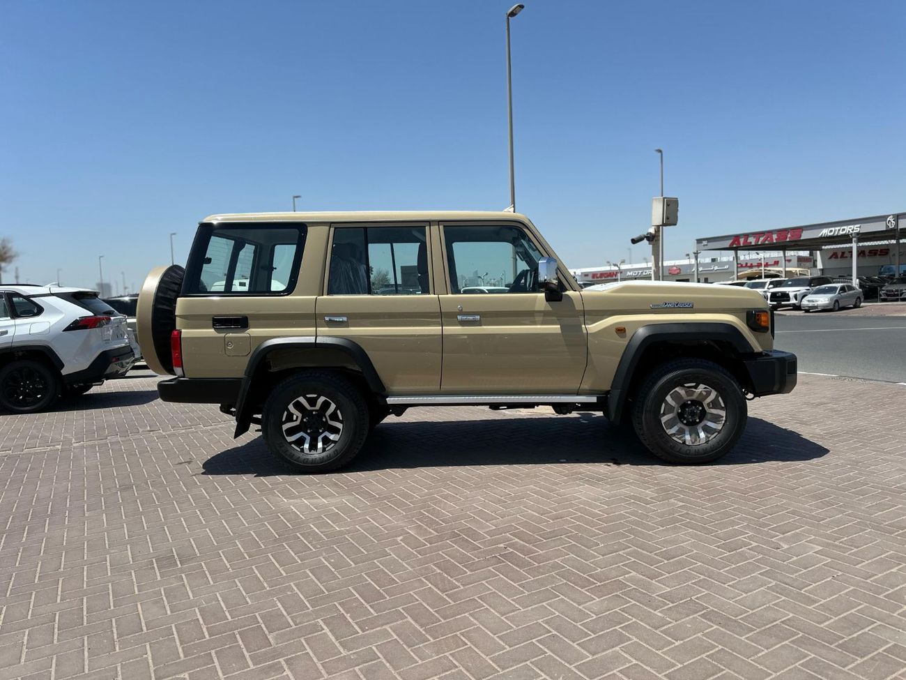 تويوتا لاند كروزر 70 هاردتوب ديزل خمس ابواب