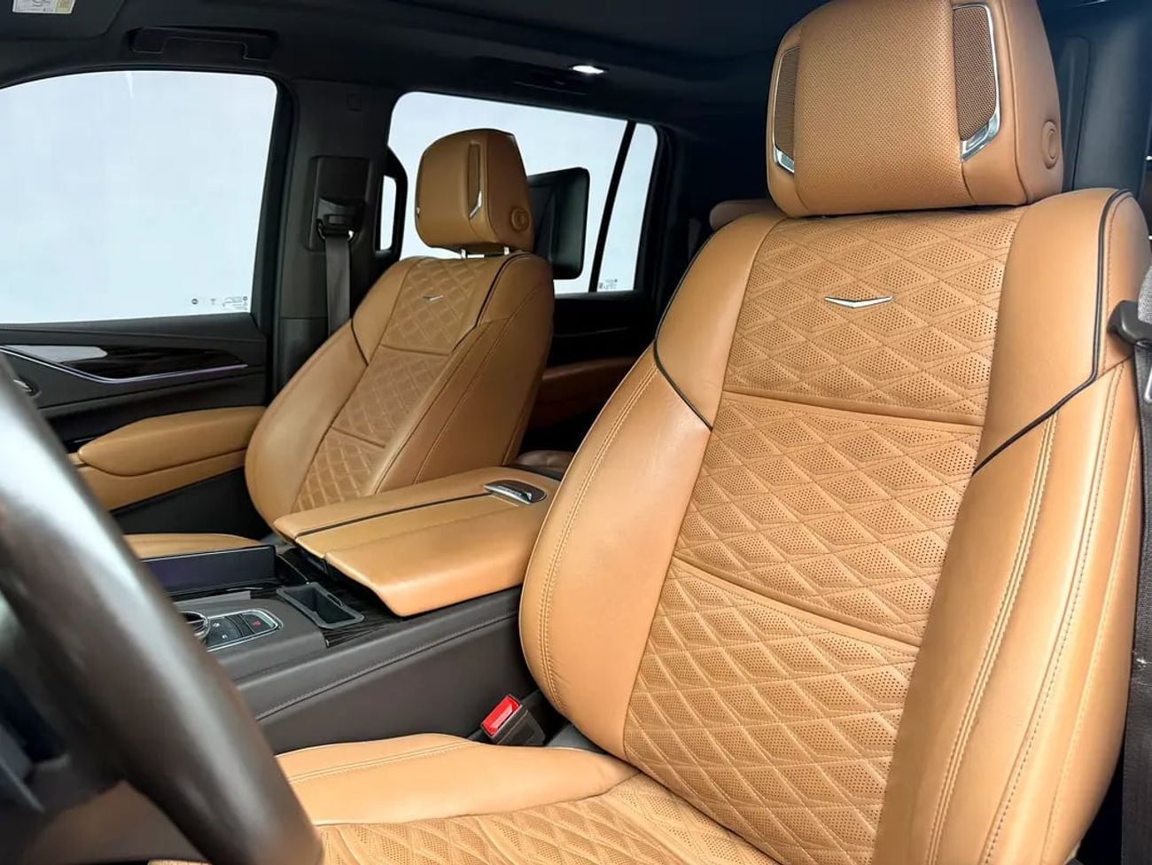 كاديلاك Escalade ESV ESV | GCC specs | V8 | 7 Seater | Clean Condition