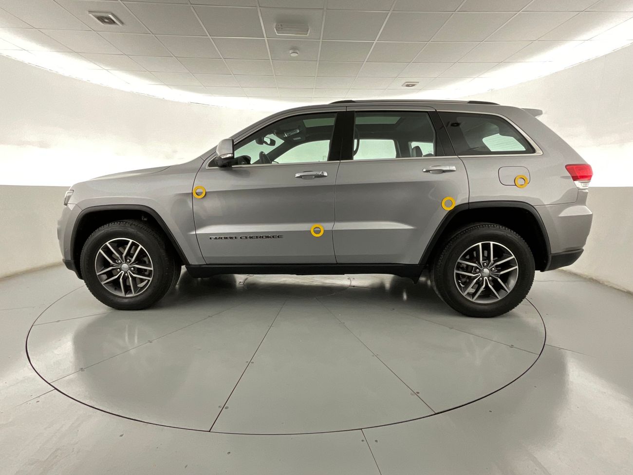 جيب جراند شيروكي Limited | سنة ضمان مجانية | 0 دفعة أولى | سياسة الإعادة بعد 7 أيام