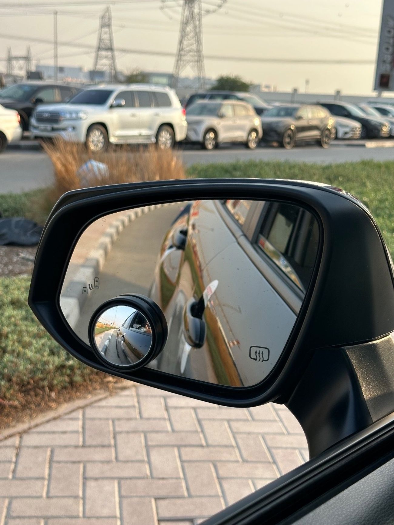 Toyota Corolla Cross Hybrid SE Full Option push start 2023