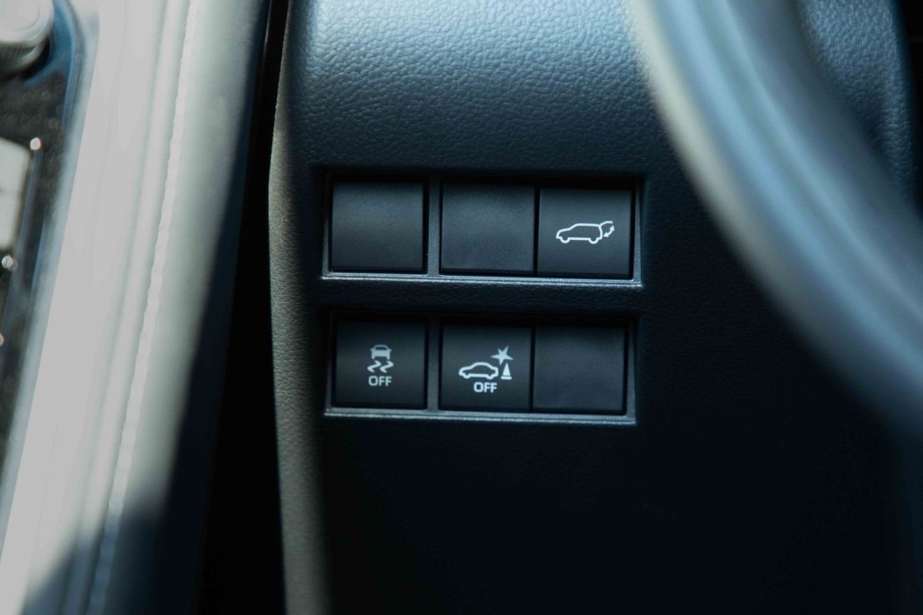 تويوتا لاند كروزر 2023 تويوتا لاند كروزر 3.5 لتر GR-Sport بدون ACC (OE-R) - أسود من الداخل أسود وأحمر