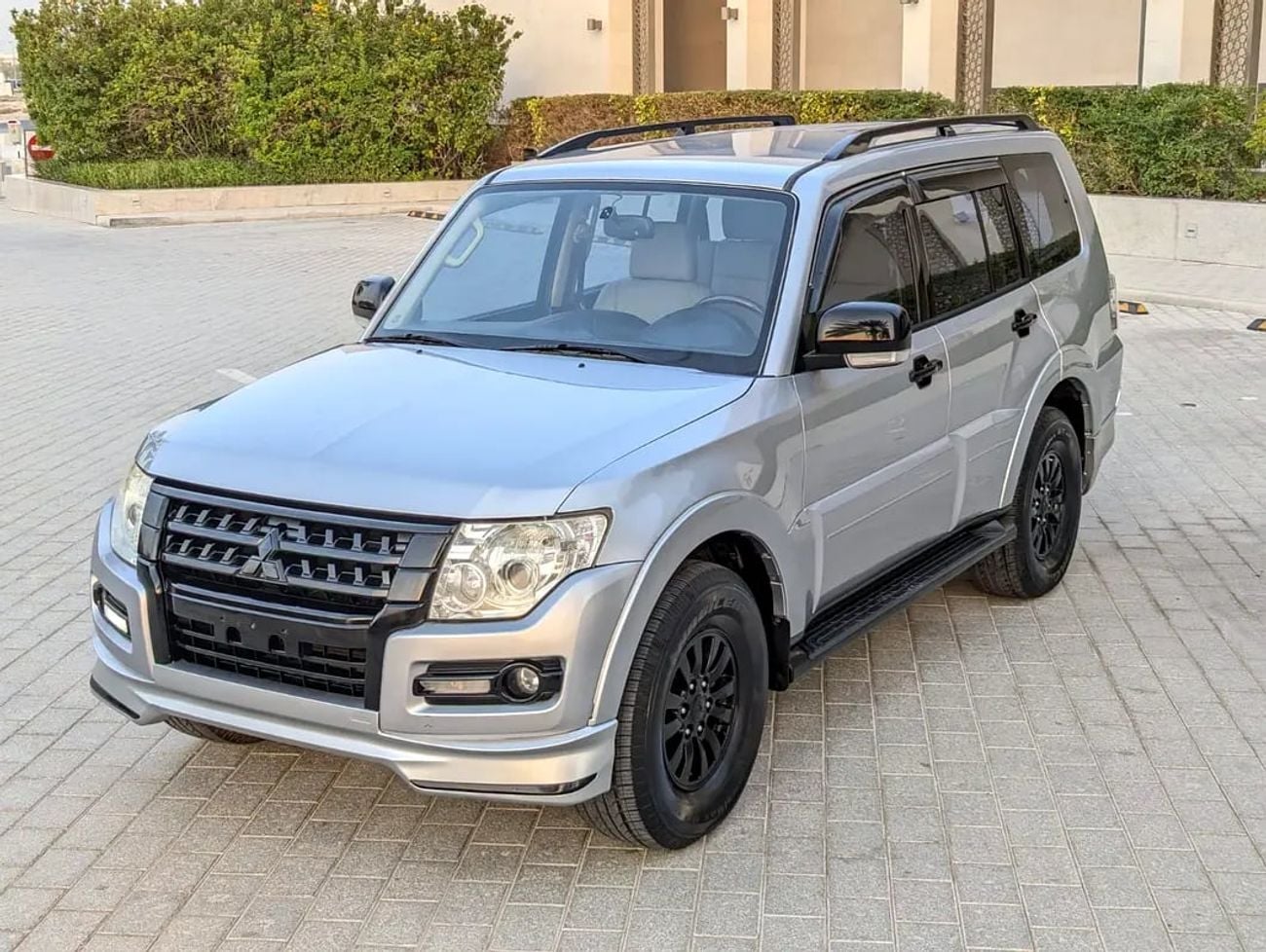 Mitsubishi Pajero GLS MIDLINE GLS MID OPTION V6 3.5L IN EXCELLENT CONDITION