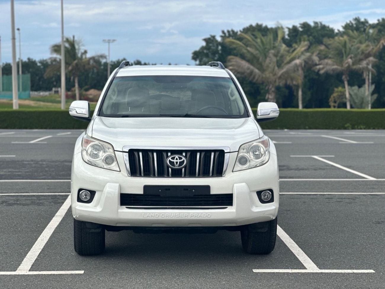 تويوتا برادو Std موديل 2013 خليجي حاله ممتازه من الداخل والخارج قطعه واحده صبغ نظافه