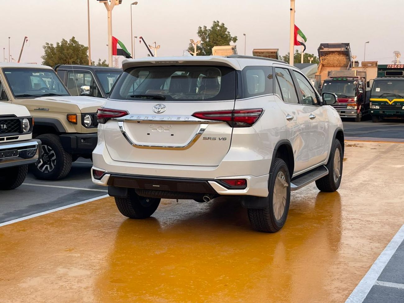 Toyota Fortuner Toyota Fortuner SR5 Plus 4.0L V6 PETROL 2025 GCC