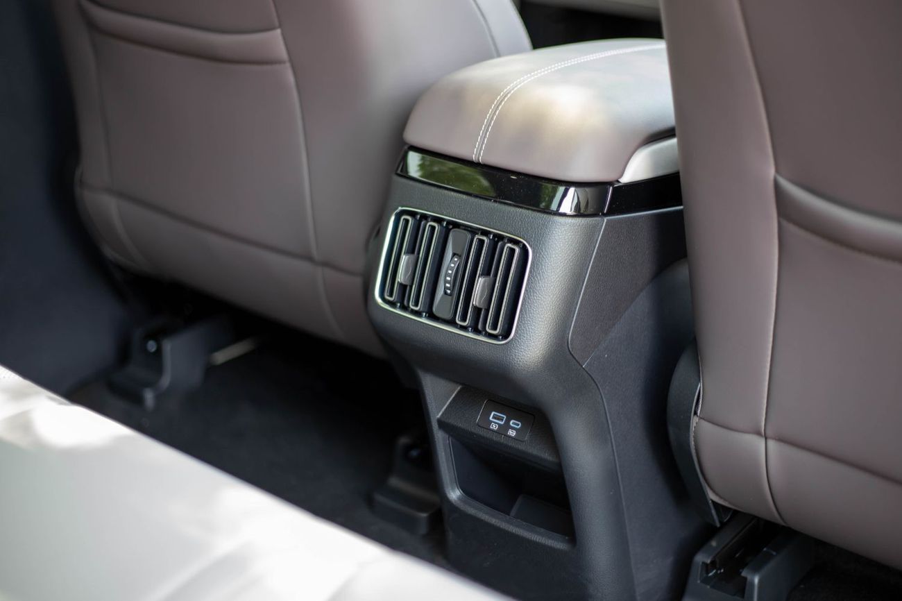 BYD Song Plus BYD Song Plus DM-i Highlights  PLUG-IN HYBRID 2025 (160KM)