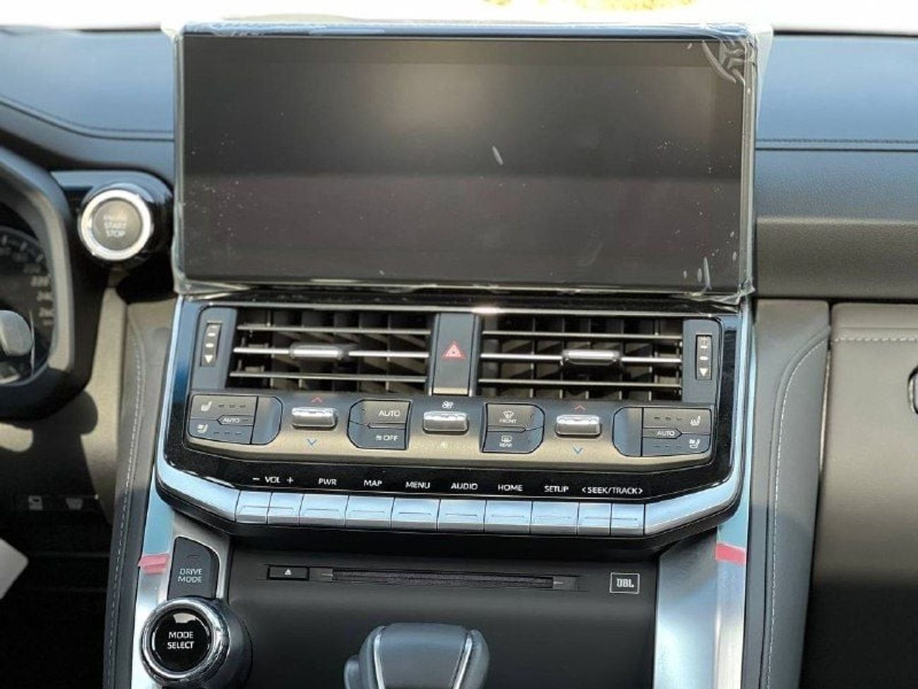 Toyota Land Cruiser VXR 3.5L TWIN TURBO PTR A/T // 2024 // FULL OPTION WITH 360 CAMERA COOLING & HEATED SEATS // SPECIAL