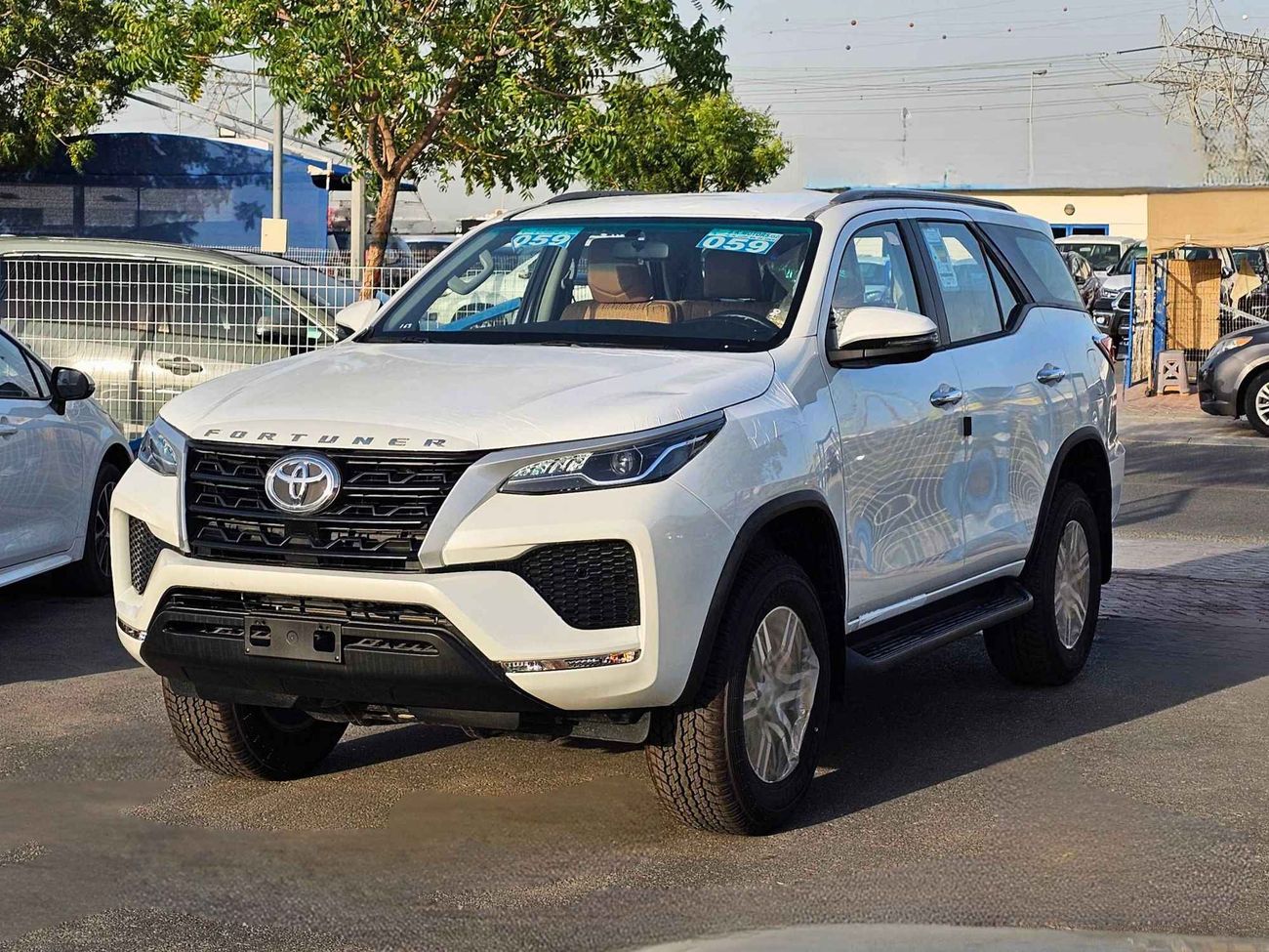 Toyota Fortuner 2.7L V4 PETROL | AUTO A/C | DVD+CAMERA | 4X4 | CODE # FP27F