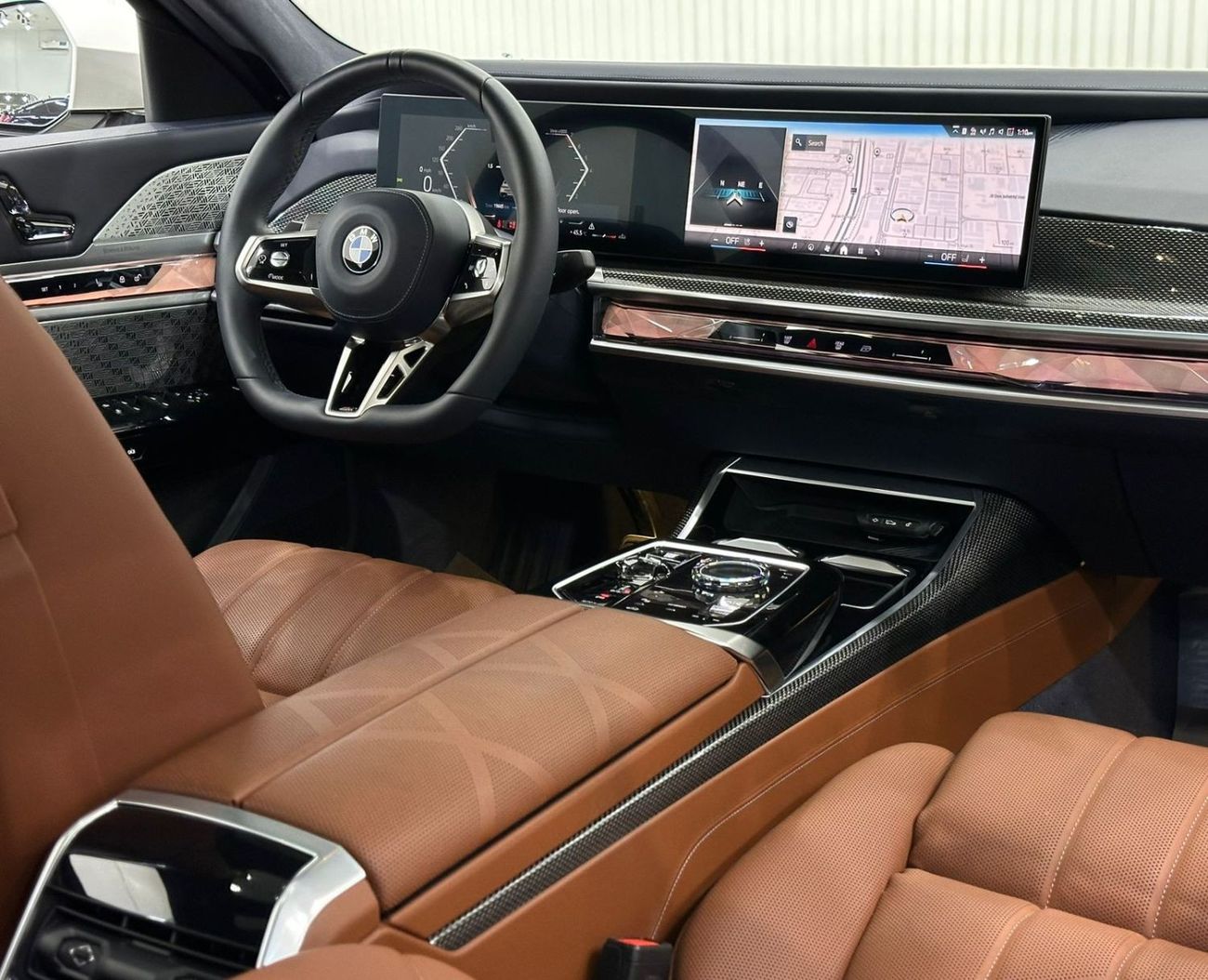 بي أم دبليو 760Li 2023 BMW 760i xDrive M-Sport, 2028 BMW Warranty, 2029 BMW Service Pack, Fully Loaded, Low Kms, GCC