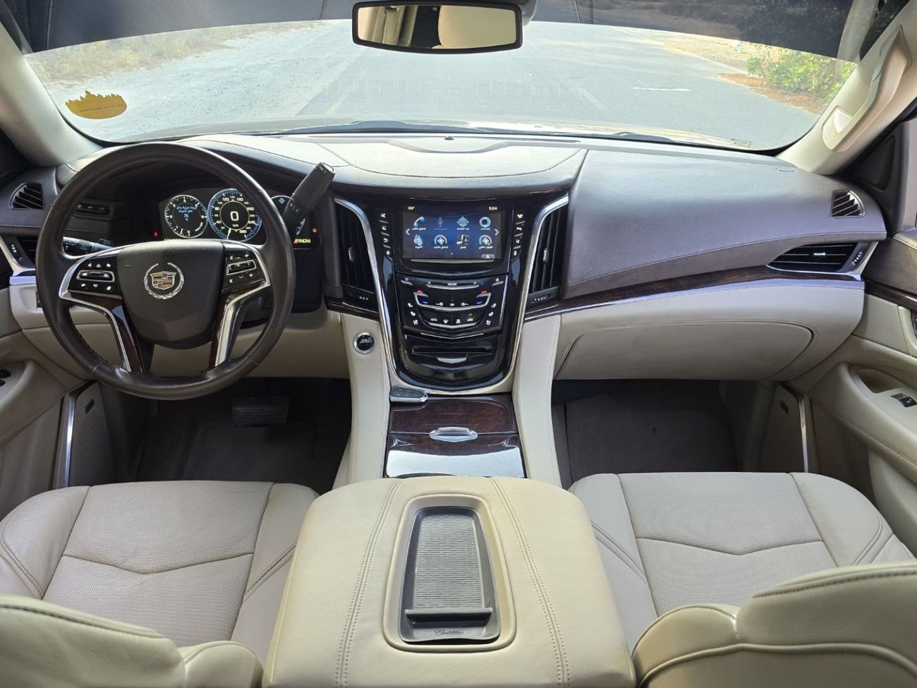 Cadillac Escalade Platinum 6.2L CADILLAC ESCALADE 2015 GCC PLATINUM // FULL OPITION // PERFECT CONDITION