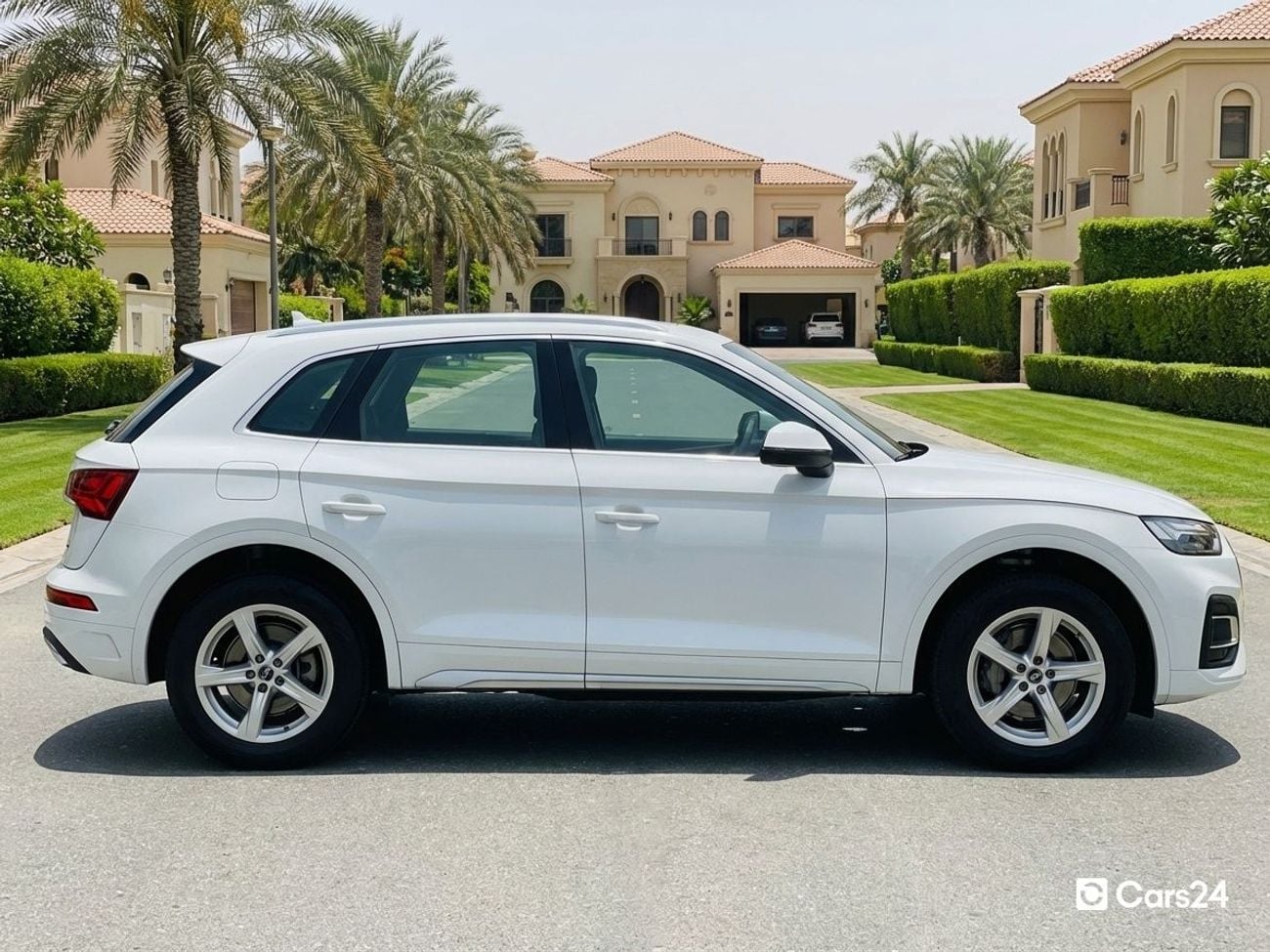 Audi Q5 2L 2022 | 0 DP | 1710/Month | 30 Day Return | Service History