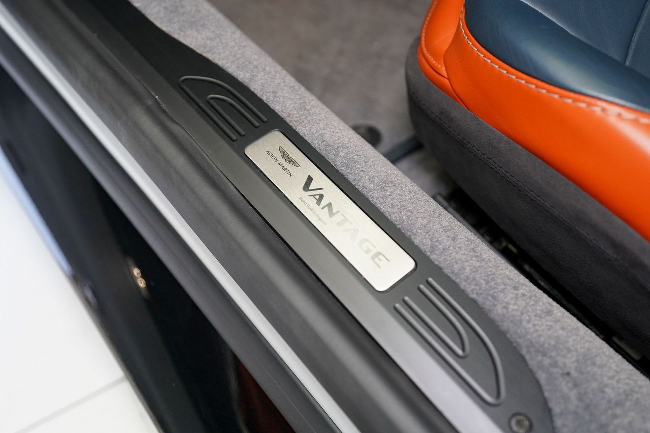 Aston Martin Vantage Std 4.0L
