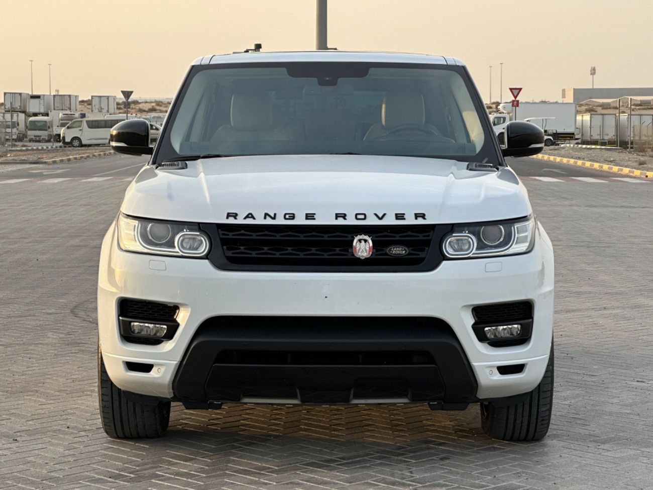 Land Rover Range Rover Sport HSE DYNAMIC 5.0L (525 HP) MODEL 2014 GCCCAR PERFECT CONDITION INSIDE AND OUTSIDE