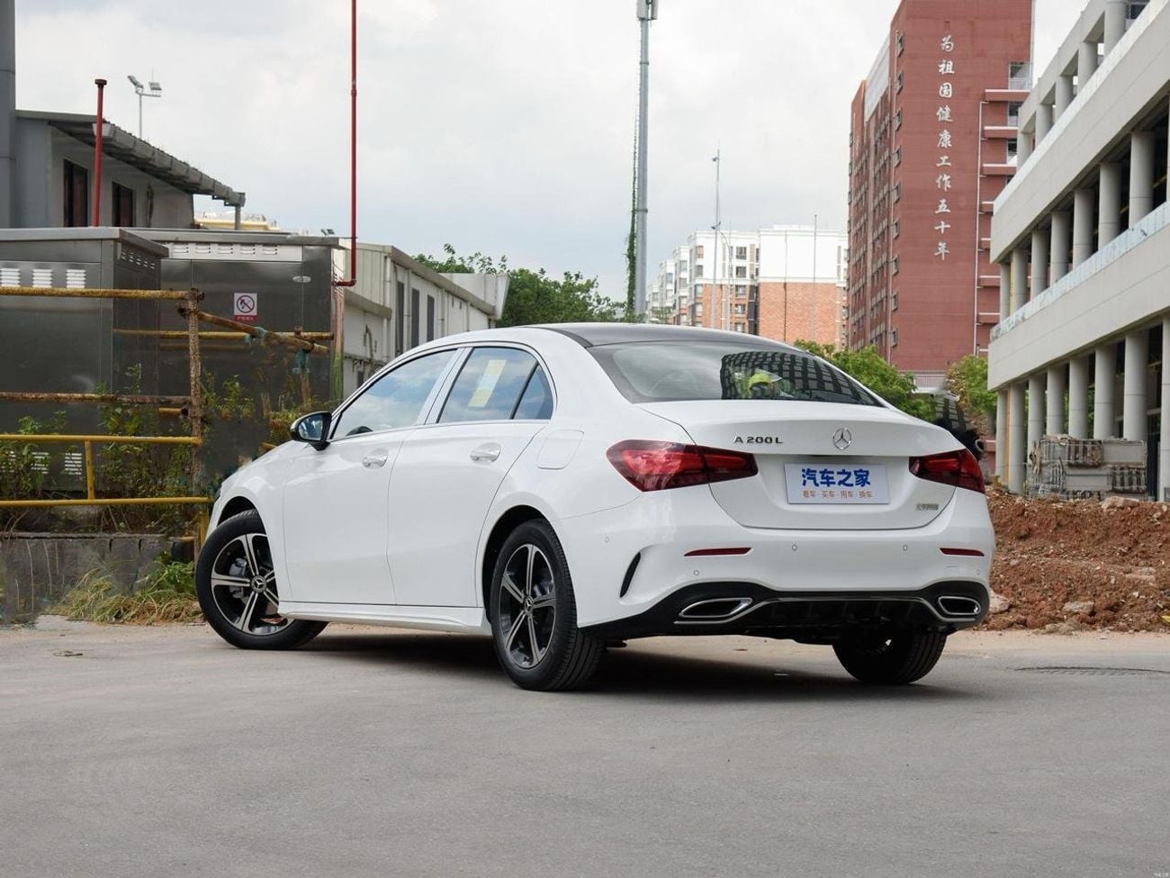 مرسيدس بنز A 200 L Toyota Frontlander/ 2025 / white / 0km