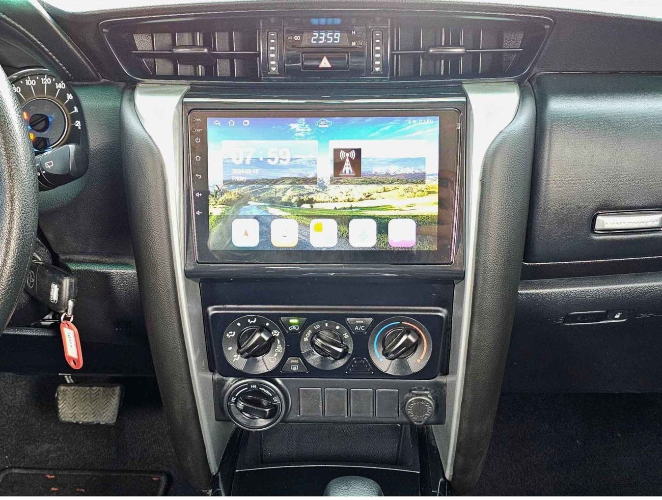 Toyota Fortuner EXR / V4/ 4WD/ DVD REAR CAMERA/ LEATHER SEATS/ ORG MILEAGE/ 1189 MONTHLY /LOT#98021