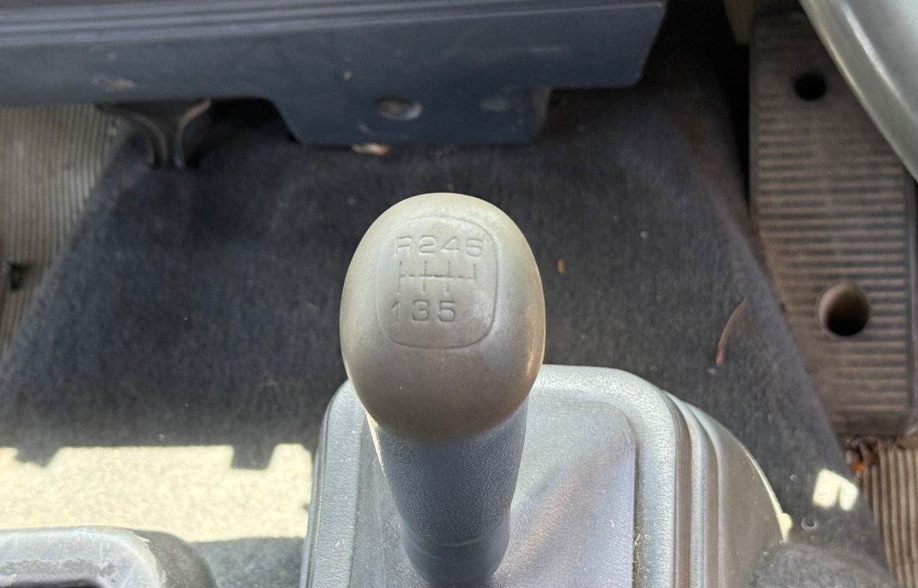 Isuzu Forward Unic Crane 330