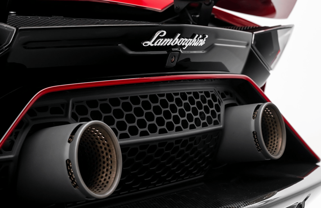 لامبورغيني أفينتادور 6.5L V-12 Naturally Aspirated Engine