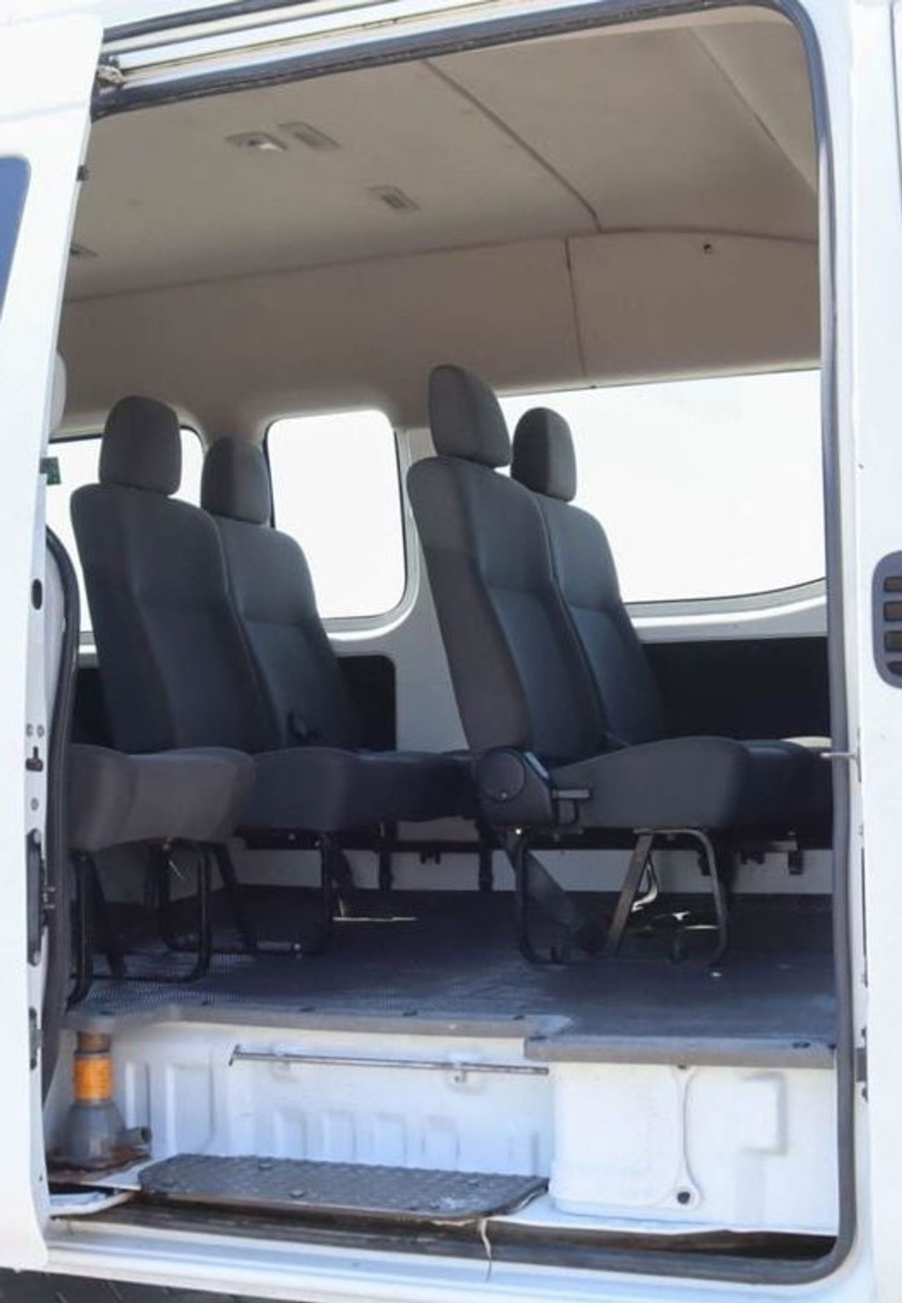 Nissan Urvan Std 2.5L (14 Seater) Nissan Urvan | 2.5 L | 2020 | GCC | Accident-Free | In Excellent Condition | 12