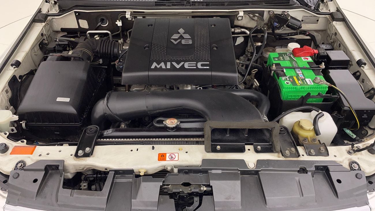 ميتسوبيشي باجيرو GLS HIGHLINE 3.8 | بدون دفعة مقدمة | اختبار القيادة في المنزل