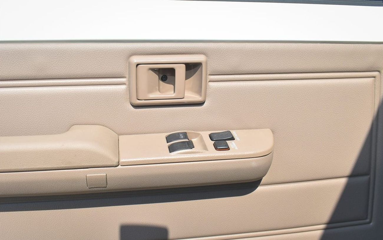 Toyota Land Cruiser Pick Up 4.0L V6 Single Cabin A/T