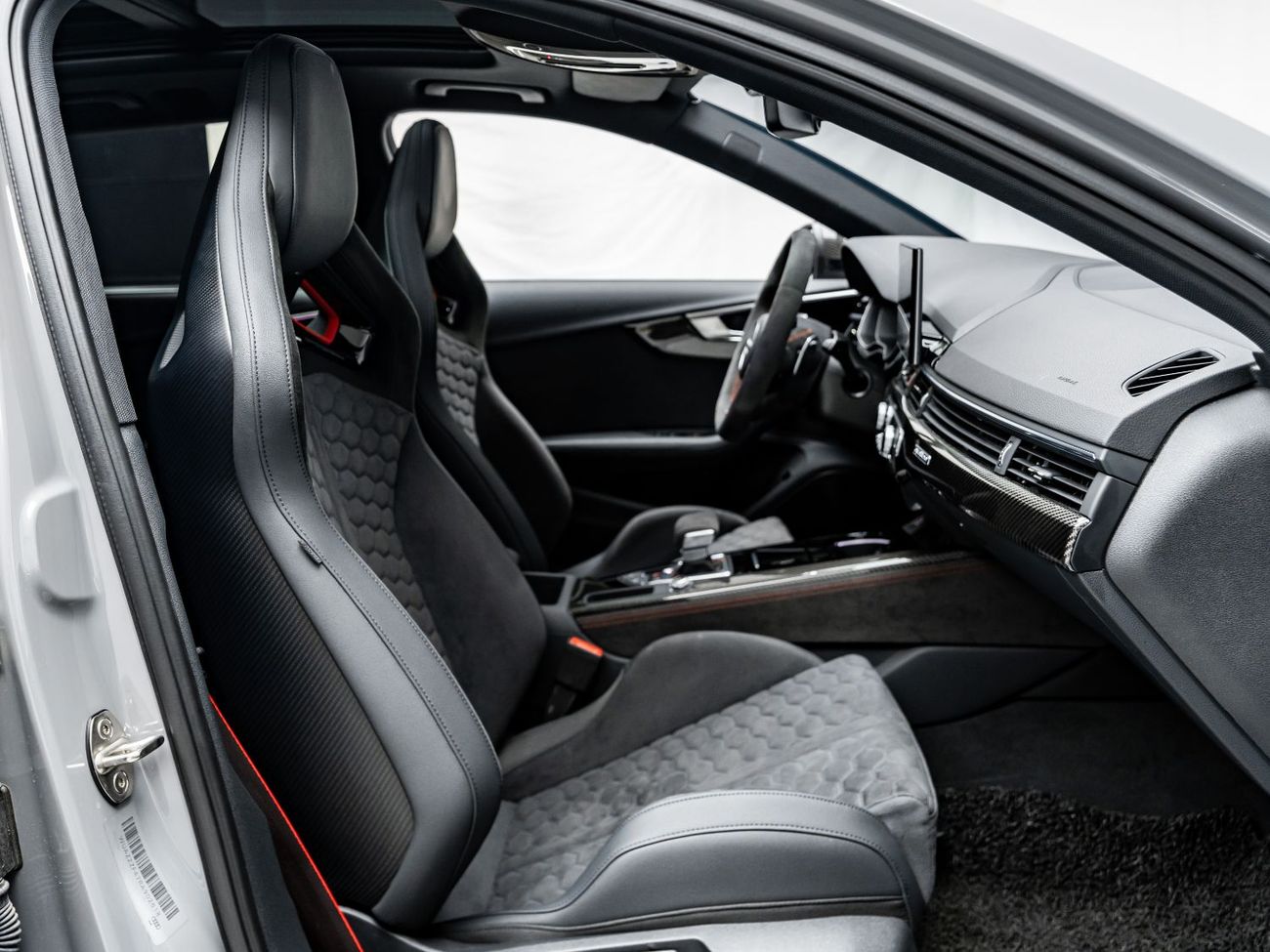 أودي RS4 2024 Audi RS4, 2027 Audi Warranty + 2029 Audi Service Contract, Carbon Bucket Seats, Low KMs, GCC