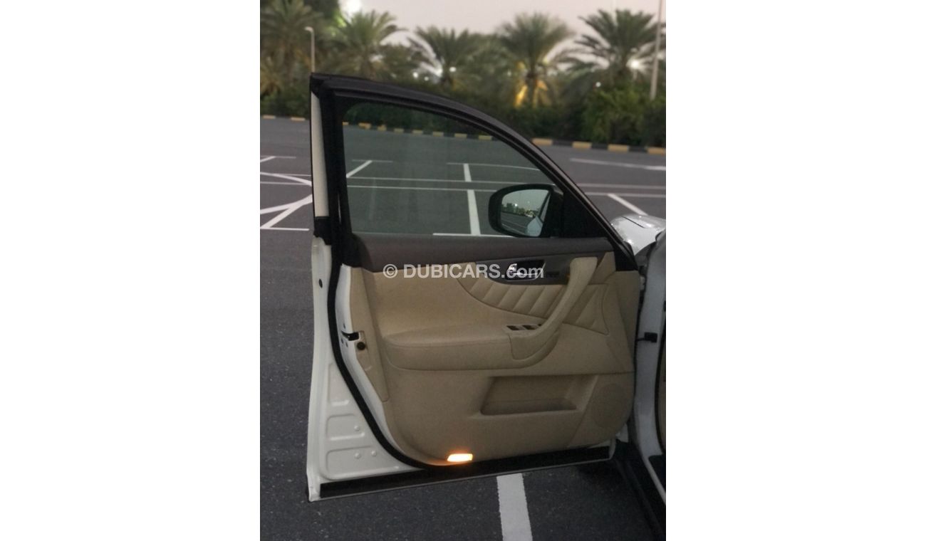 Infiniti QX70 Luxury Plus MODEL 2014 GCC CAR PERFECT CONDITION INSIDE AND OUTSIDE FULL OPTION SUN ROOF LEATHER SEA