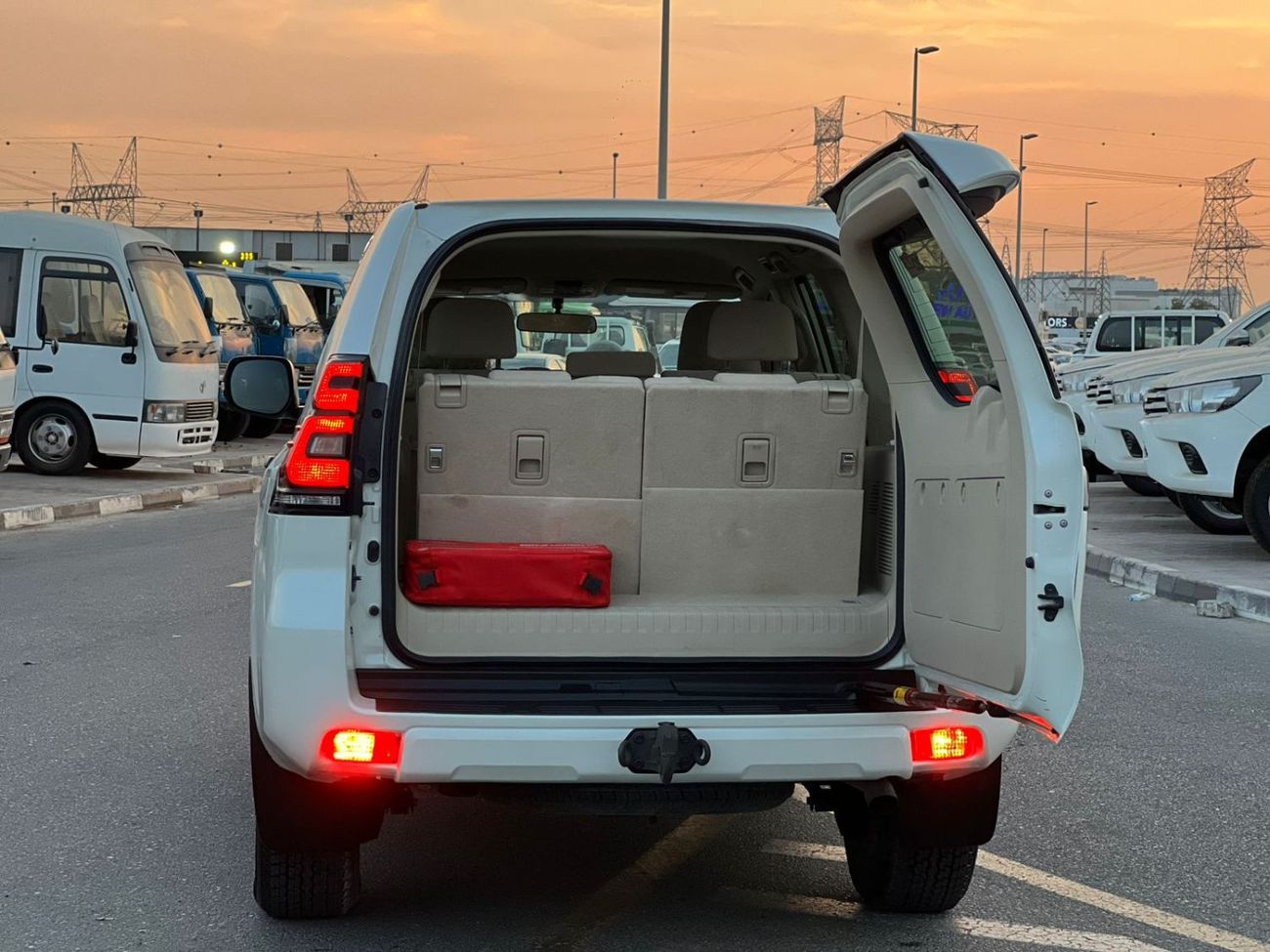 Toyota Prado Toyota prado 2023model Txl 2.7L v4 AWD 4x4 Full screen colour white Transmission Automatic Interior.