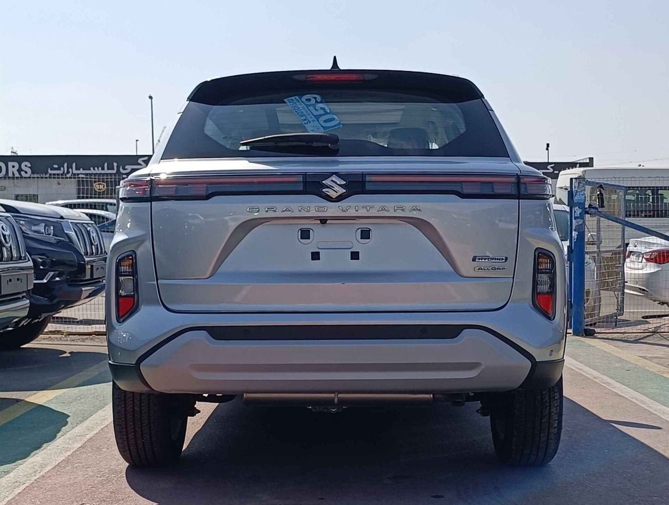 Suzuki Grand Vitara GLX / HYBRID / DOUBLE TONE / 1.5L V4 /  "9" DISPLAY / HEADUP DISPLAY / PANORAMIC (CODE # GVHB4X4F)