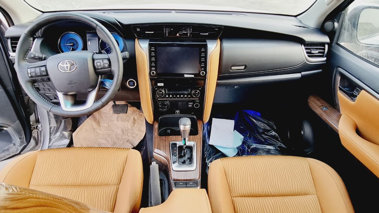 Toyota Fortuner TOYOTA FORTUNER 2.7L PETROL 4X4 PUSH START DIGITAL A/C MY 2024