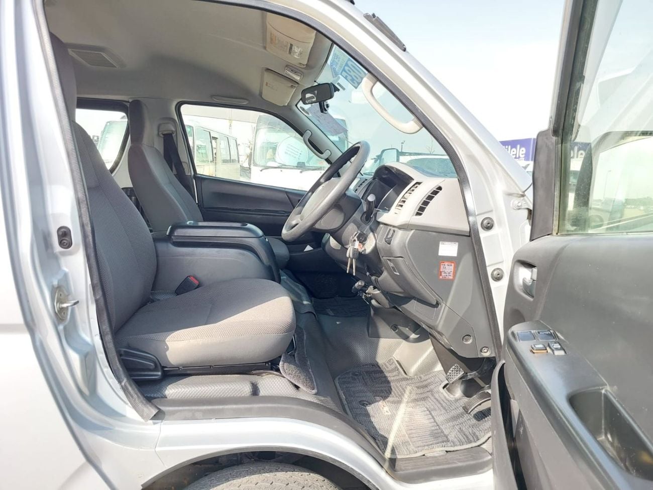 Toyota Hiace TOYOTA HIACE COMMUTER VAN RHD 2012 MODEL 2.7 L PETROL AUTOMATIC(PM15298)