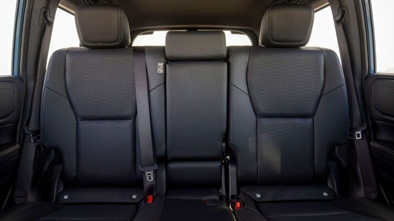 Toyota Prado TOYOTA PRADO 250 2.8D AT FIRST EDITION MY2025 – BLUE & GREY ROOF