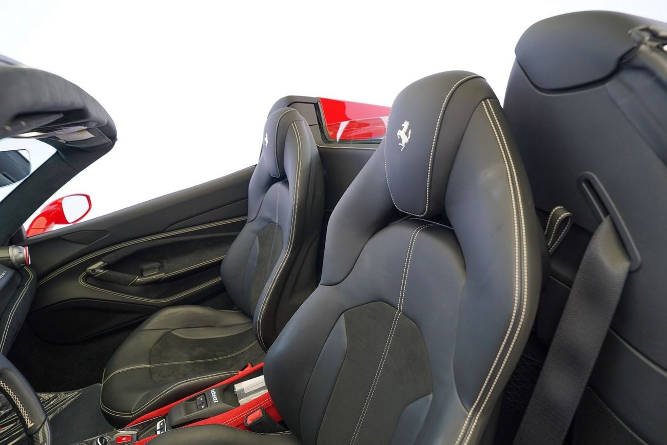 Ferrari F8 Spider 3.9T V8