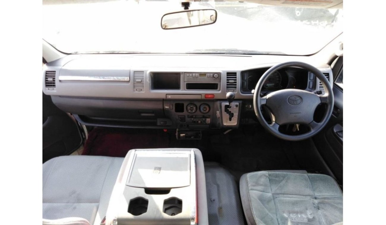 Toyota Hiace HIACE VAN RIGHT HAND DRIVE (PM546)