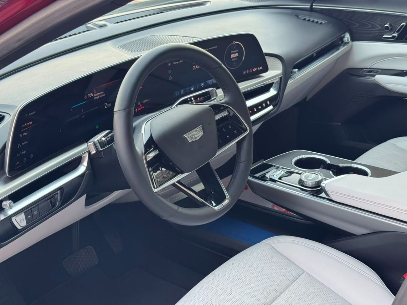 Cadillac Lyriq LAUNCH EDITION FULLY ELECTRIC / LAXURY CAR / BIG SCREEN / PREMIUM SOUND SYSTEM / 360 CAMERA / COOLING AND HEATING S